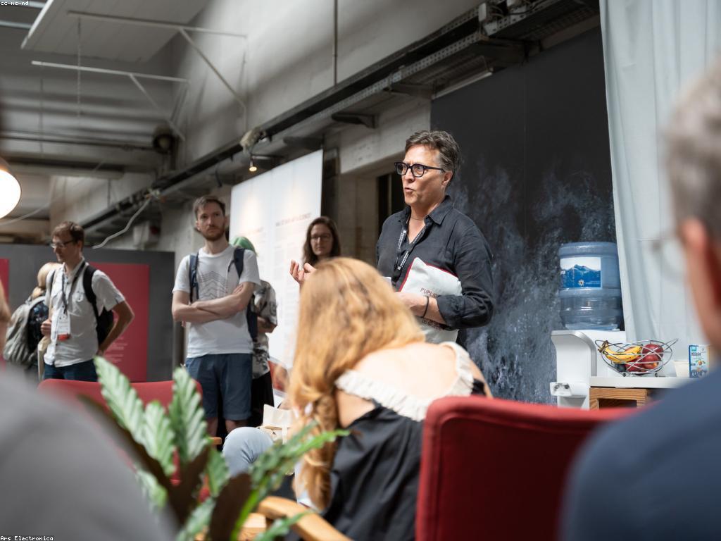 ការអាប់ដេតថ្មី៖ មើលឃើញនូវការផ្លាស់ប្ដូរថ្មីៗក្នុងពិភពសង្គម